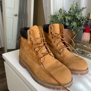 Timberland Boots Mens size 6 (Women’s 8)